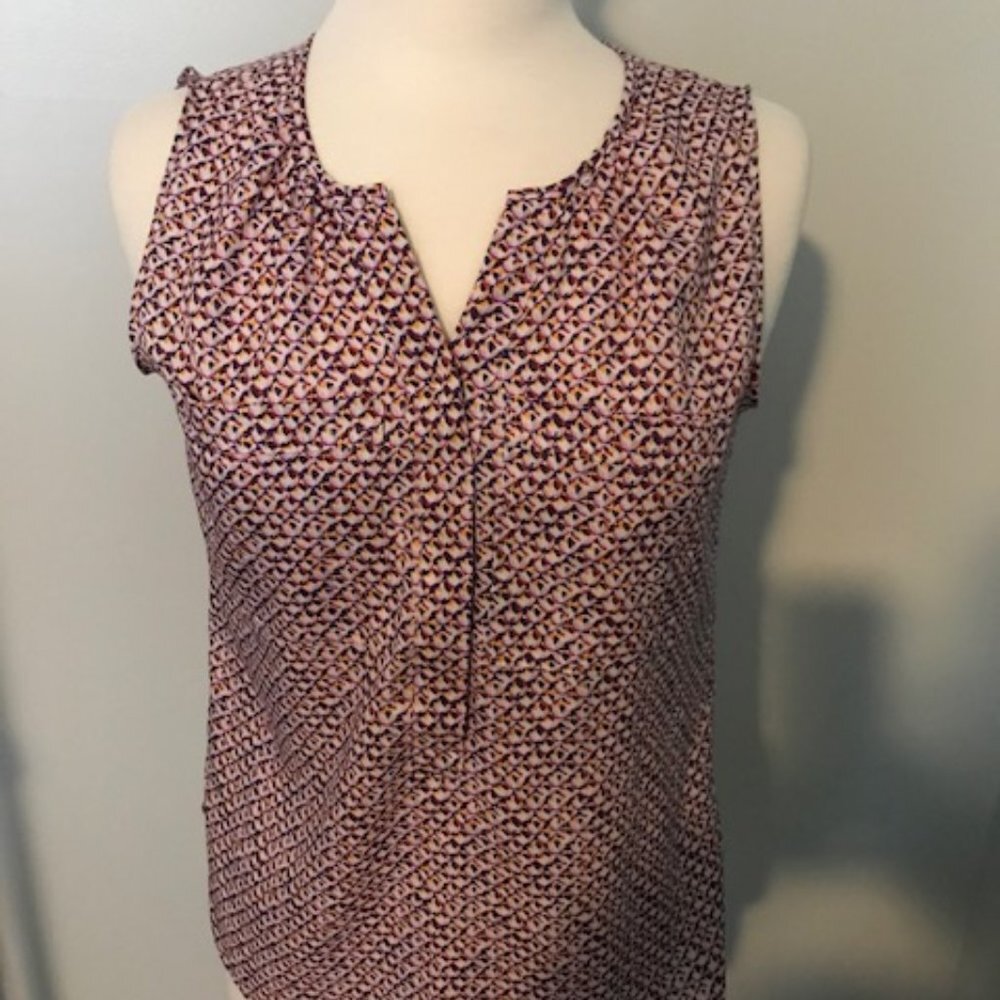 Ann Taylor Sleeveless Blouse for a Suit Size XS